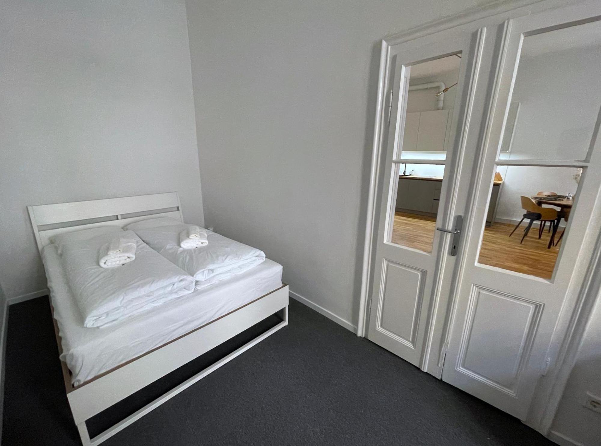 Authentic Apartment Near The City Centre Вена Экстерьер фото